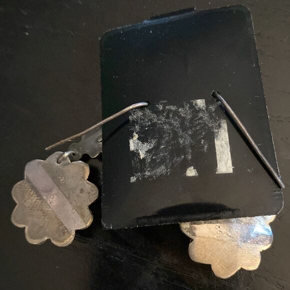 Signed Sterling boho style flower power earrings with Mother of Pearl - Picture 4 of 6